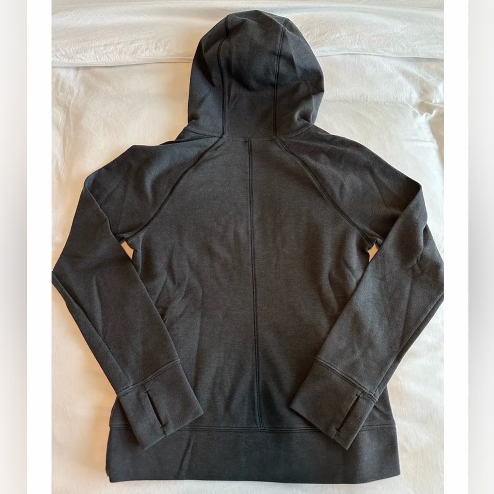 The North Face Hoodie Sweatshirt - Picture 2 of 3